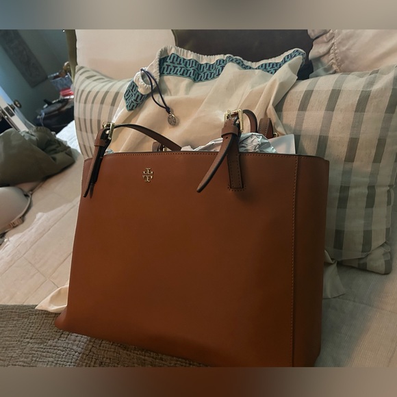 Tory Burch - Picture 1 of 7